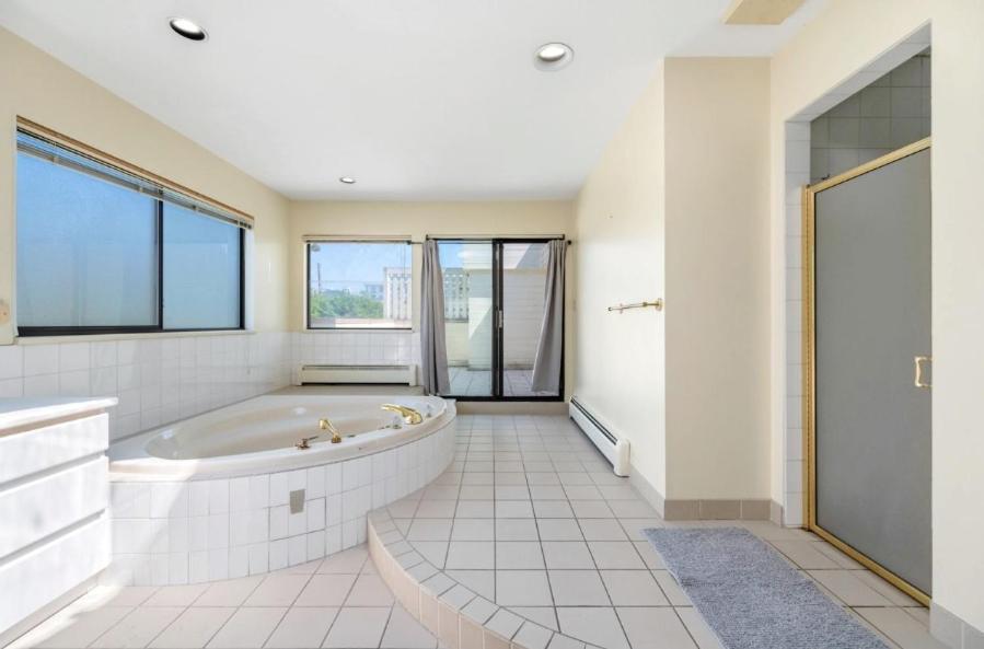 Stylish & Central Vancouver Retreat - Steps From Local Attractions! Apartment Luaran gambar